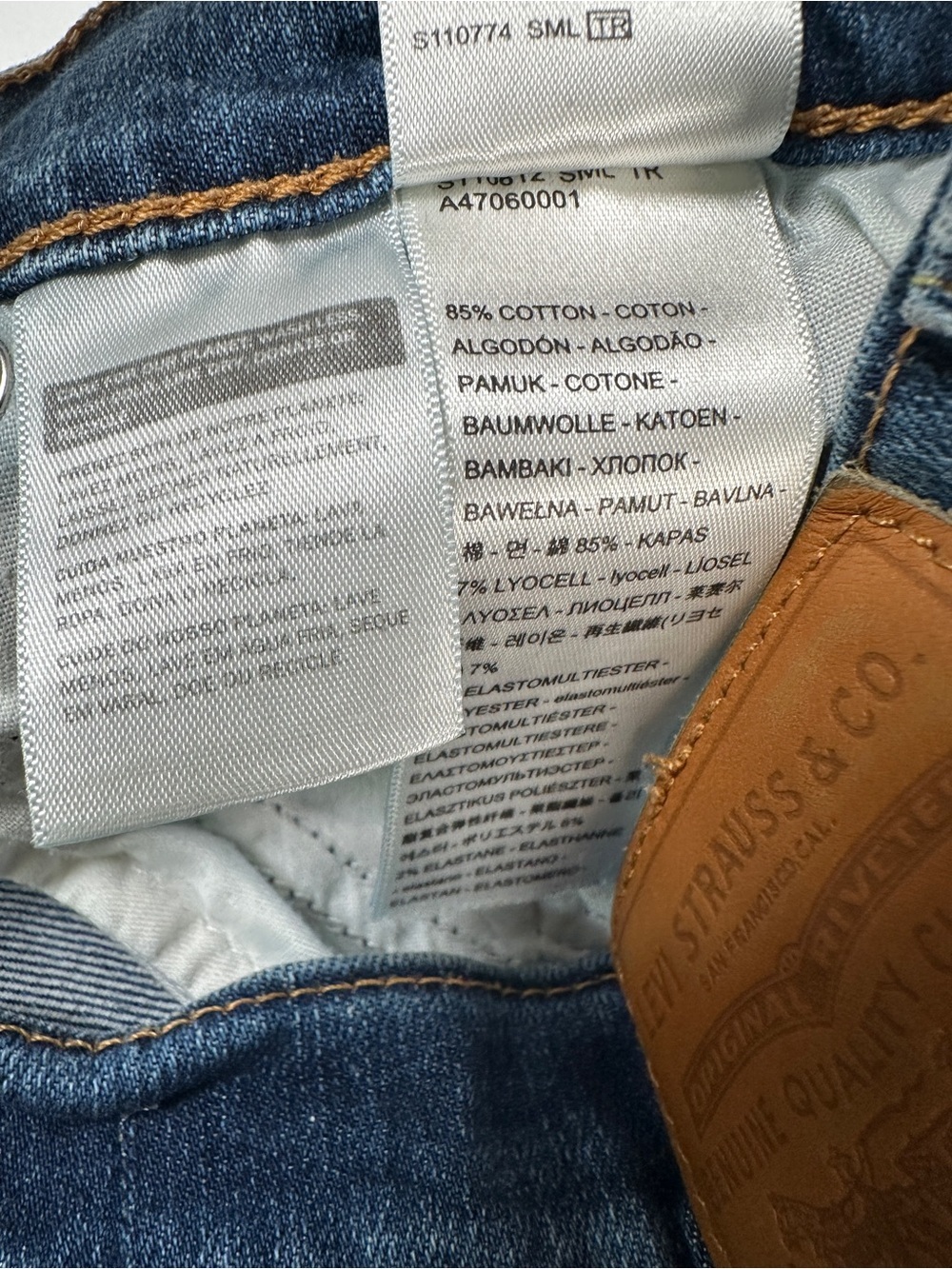 Levi’s 724 High Rise Straight Leg Jeans Light Wash Size 27 - Picture 4 of 7